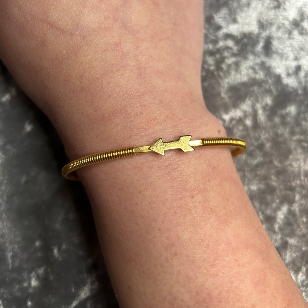 RARE VTG DEADSTOCK GOLD ARROW HOROSCOPE SAGITTARIUS BRACELET